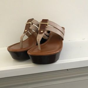 Size 7 Tommy Hilfiger shoes